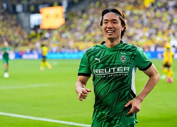 گل سوباسایی مدافع ژاپنی گلادباخ برابر دورتموند (عکس)