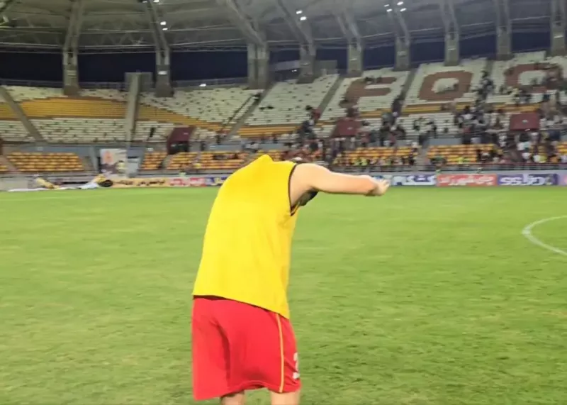 سنگ تمام سکوهای فولاد برای کاپیتان(عکس)