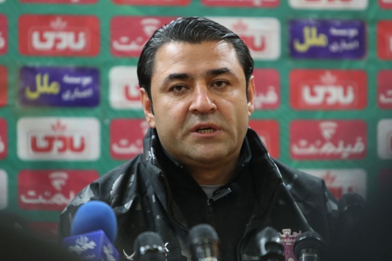 فاضلی: با احترام به گلمحمدی، وقت تلف کردند!