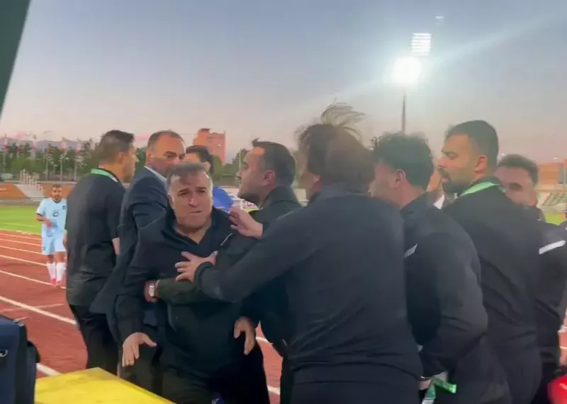 سیروس به نظرمحمدی: پررو نباش!