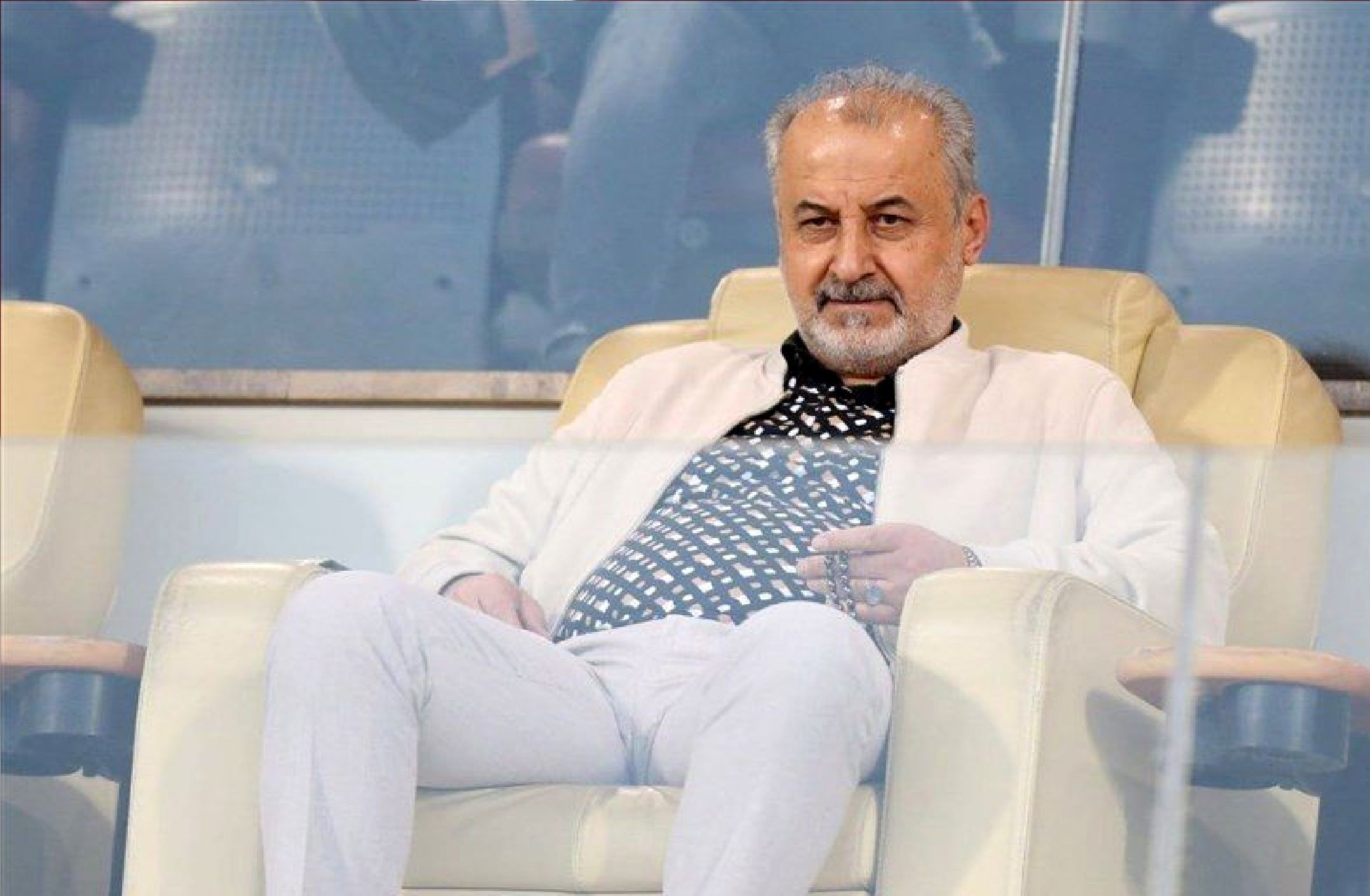 رضا درویش فعلاً در پرسپولیس ماندنی شد