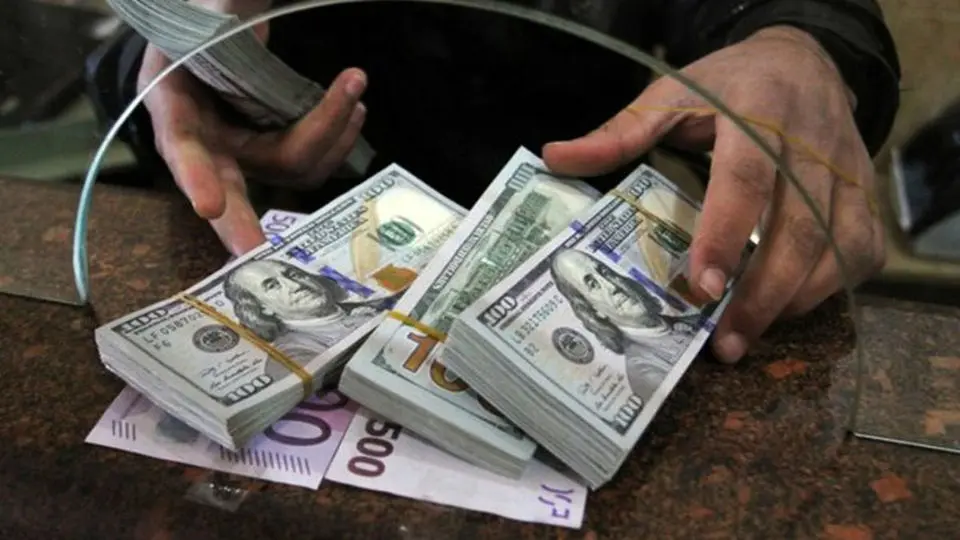 پیش بینی جنجالی درباره قیمت دلار فردا 5 تیر ماه 1404 | قیمت دلار سقوط می کند ؟