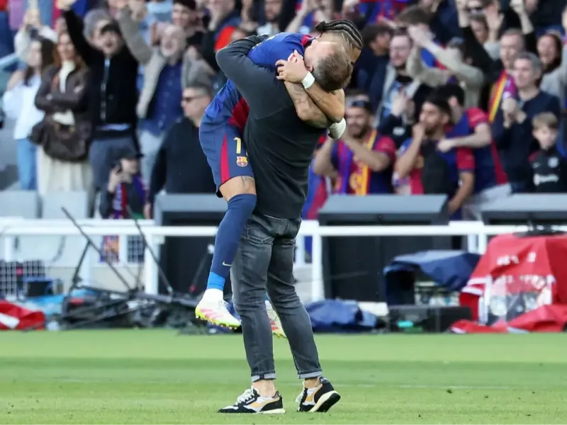 دو روی هیولایی که فلیک ساخته است