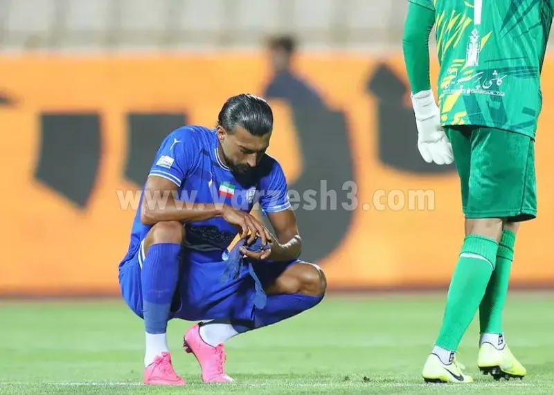 تاج و تخت استقلال پس از ۱۰ نابود شد