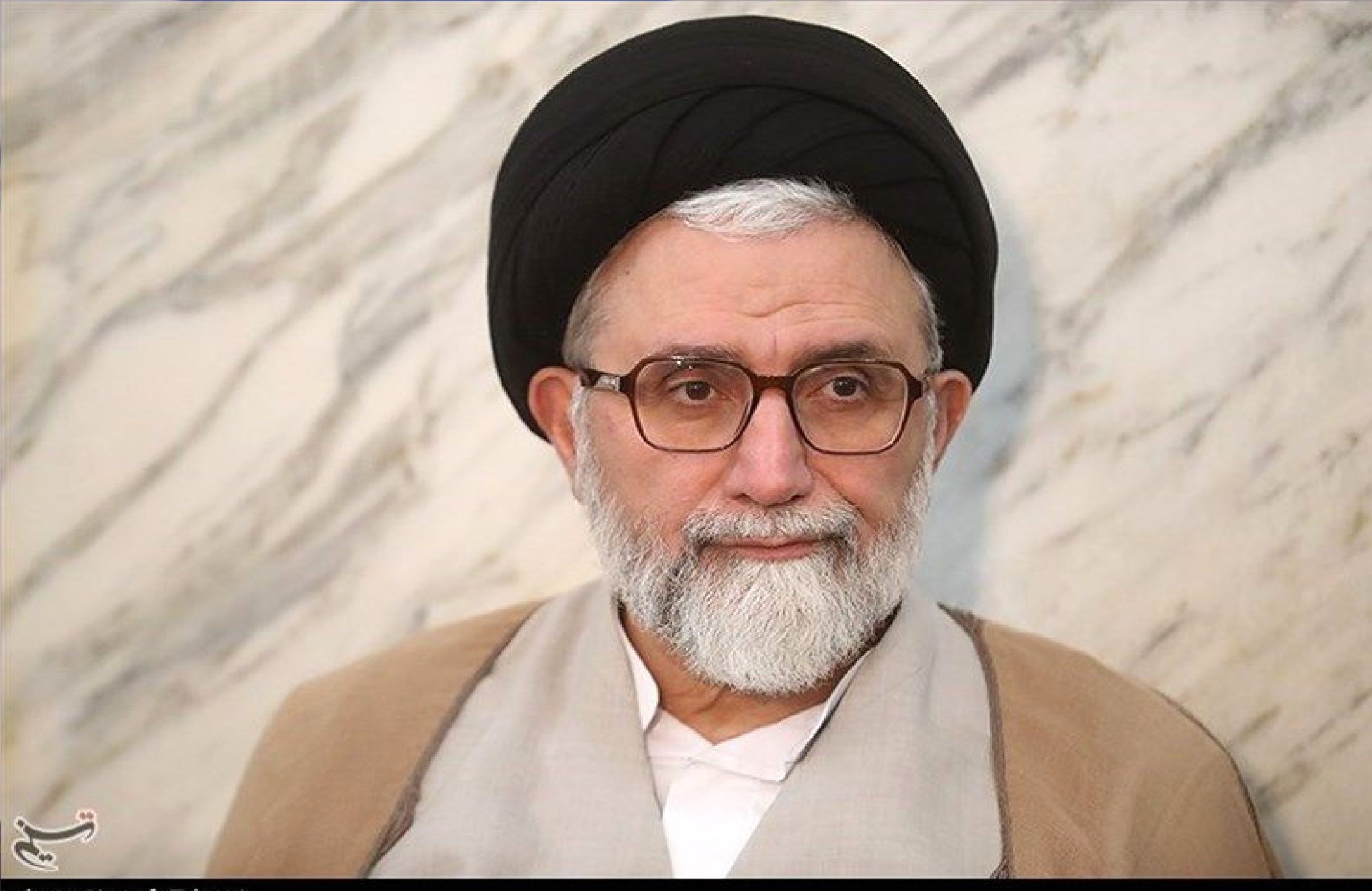 خطیب:با مسئولان دوتابعیتی طبق قانون برخورد میکنیم