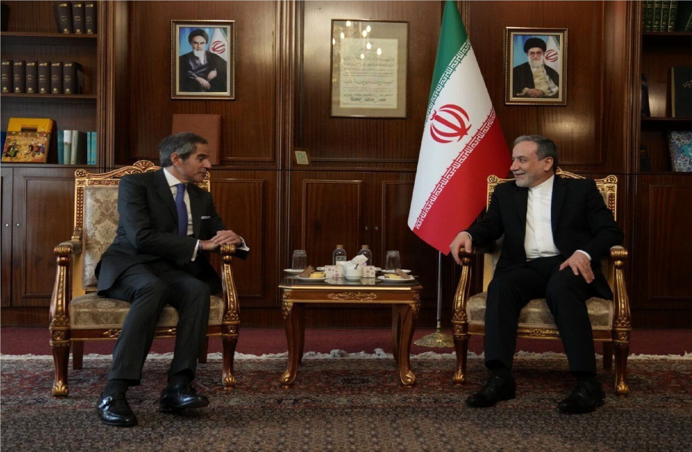 حضور گروسی در وزارت امور خارجه و دیدار با عراقچی