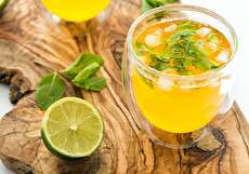 طرز تهیه شربت عرق بیدمشک  و گلاب در خانه ؛ یک شربت خاص برای روزهای گرم تابستان