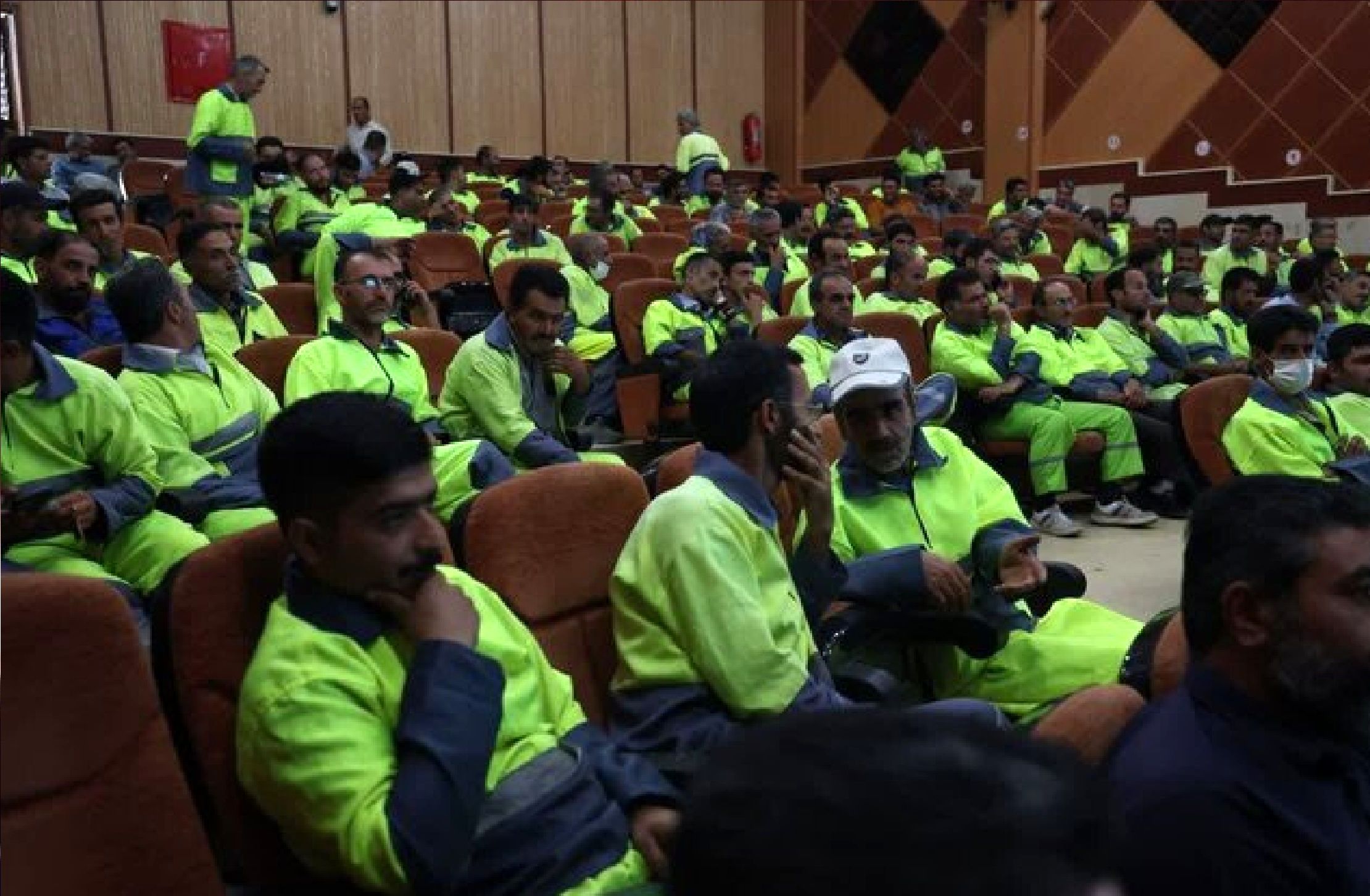 خبر خوش برای کارکنان شهرداری‌ها / تصویب طرح دوفوریتی در مجلس