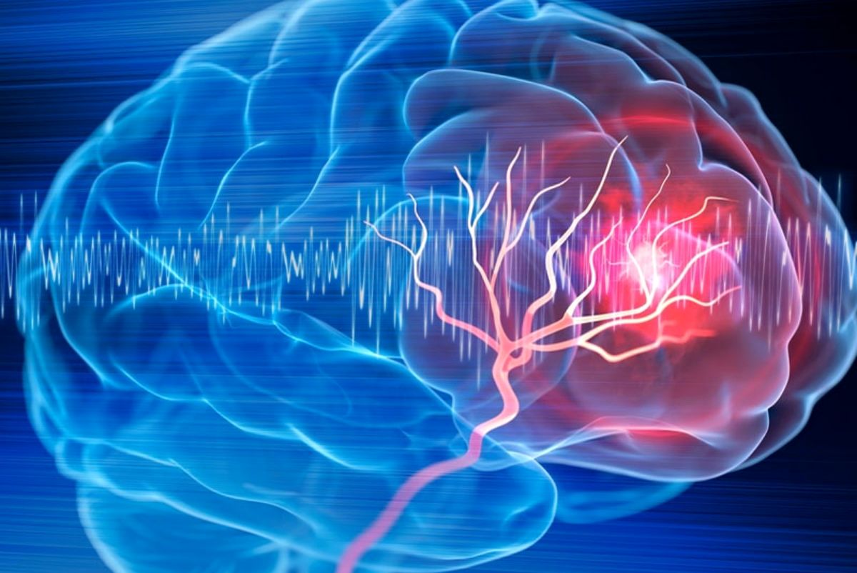 این اشتباهات در طول روز مغز را ۱۰ سال پیر میکند