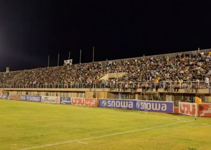 چمن ورزشگاه چادرملو یزد تعویض می‌شود