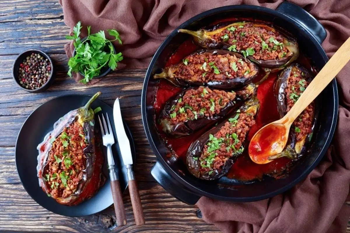 طرز تهیه بادمجان شکم پر ؛ یک غذای لذیذ و متفاوت