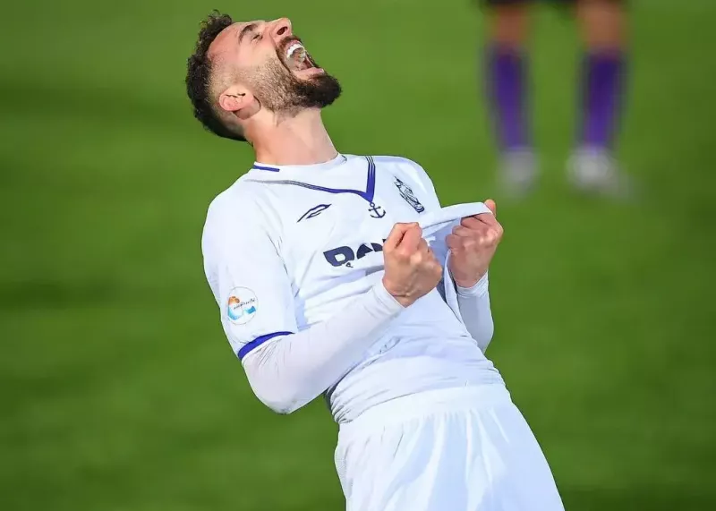 مهدی عبدی با دیان برابر تراکتور و اسکوچیچ