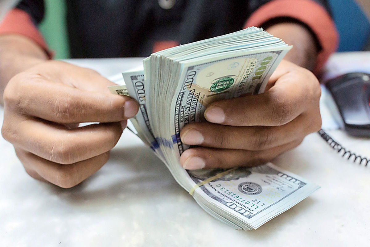 خروج بازار ارز و طلا از حالت سود و زیان/ نبض دلار در دستان درهم و تتر