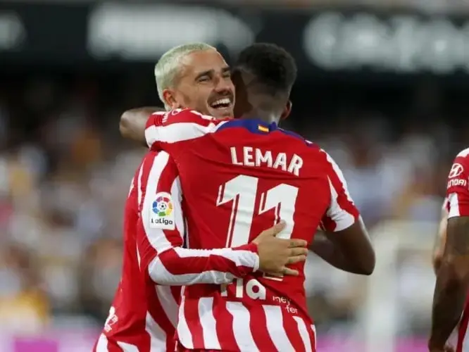 سیمئونه: اسطوره هم باشی باید بروی روی نیمکت!