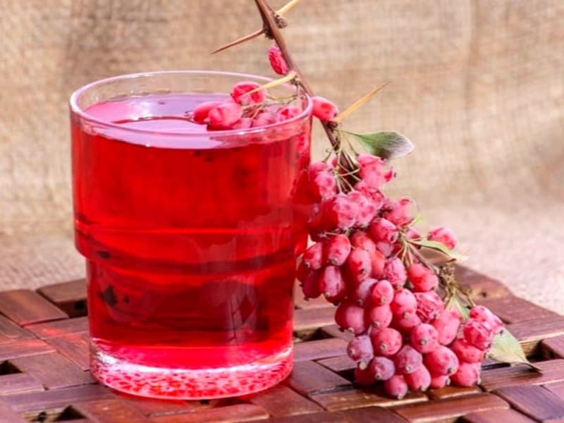 طرز تهیه شربت زرشک خانگی ، یک شربت خنک مناسب روزهای تابستان