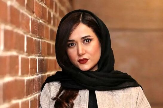 انگشتر پریناز ایزدیار در جشنواره کن همه چیز را فاش کرد | پریناز ایزدیار ازدواج کرد ؟
