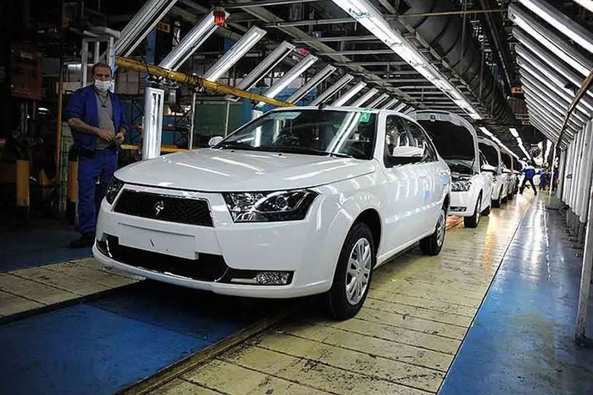 بازار خودرو همچنان در نوسان/ دنا پلاس ارزان شد