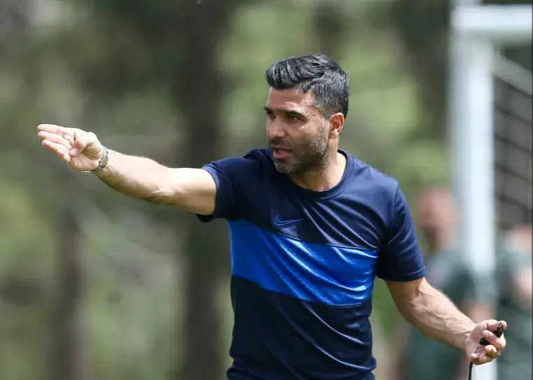 سرمایه مکتب استقلال روی نیمکت هوادار