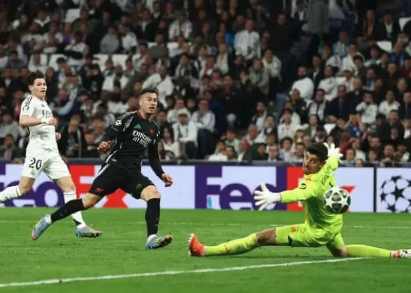 مدافعان رئال مادرید در برنابئو میخوابند!