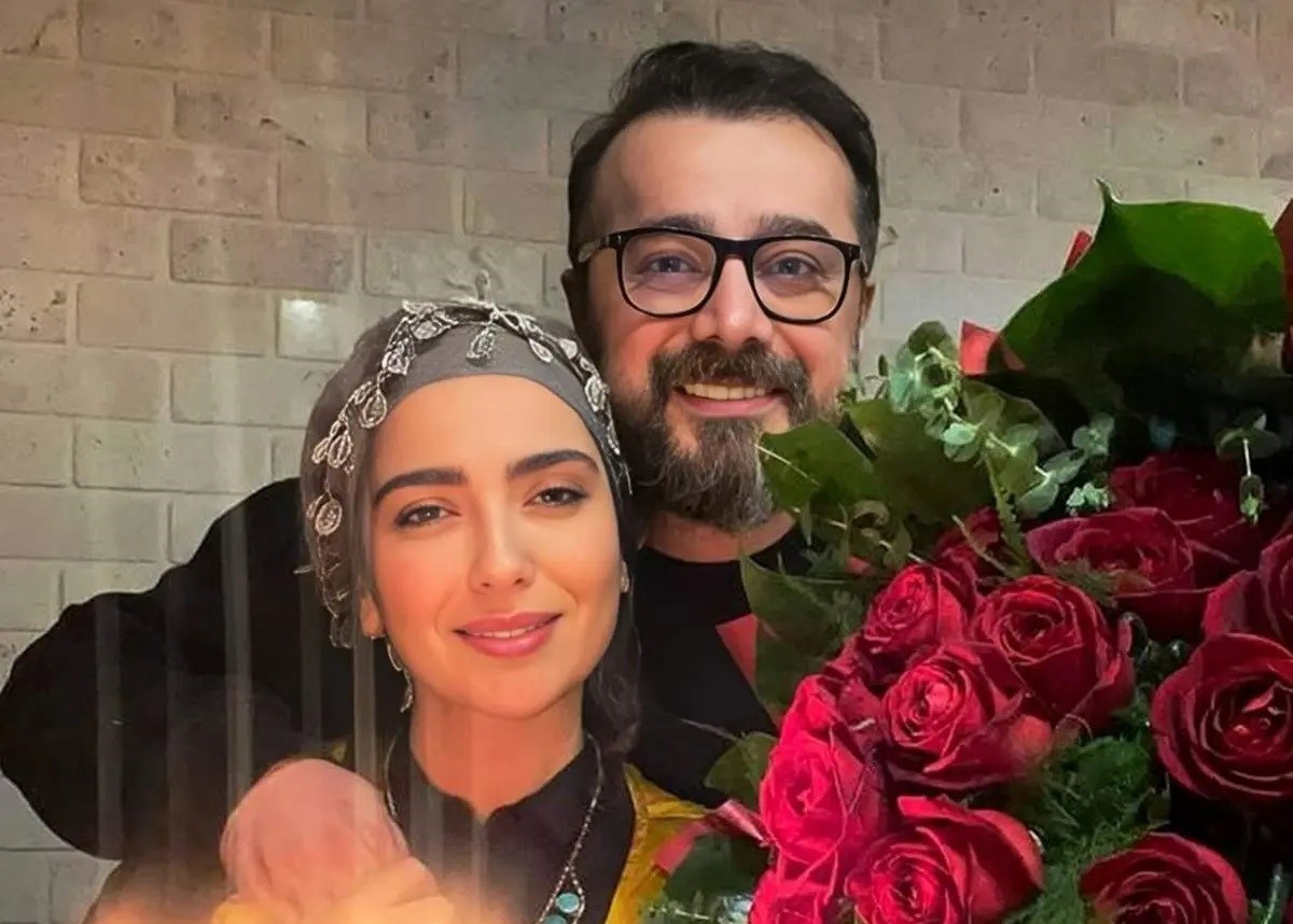 اولین عکس از پسر زیبای مونا کرمی | عاشقانه مونا کرمی و پسرش دل همه را آب کرد