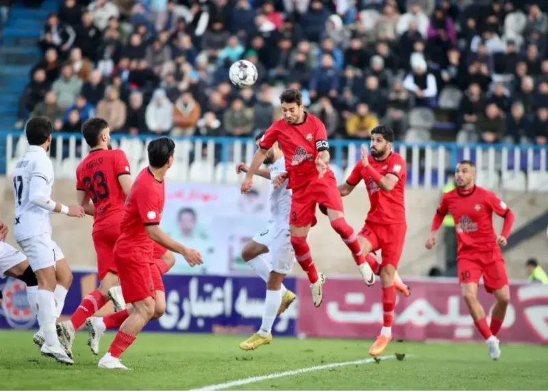 چشم مدعیان قهرمانی به طلسم‌شکنی ملوان