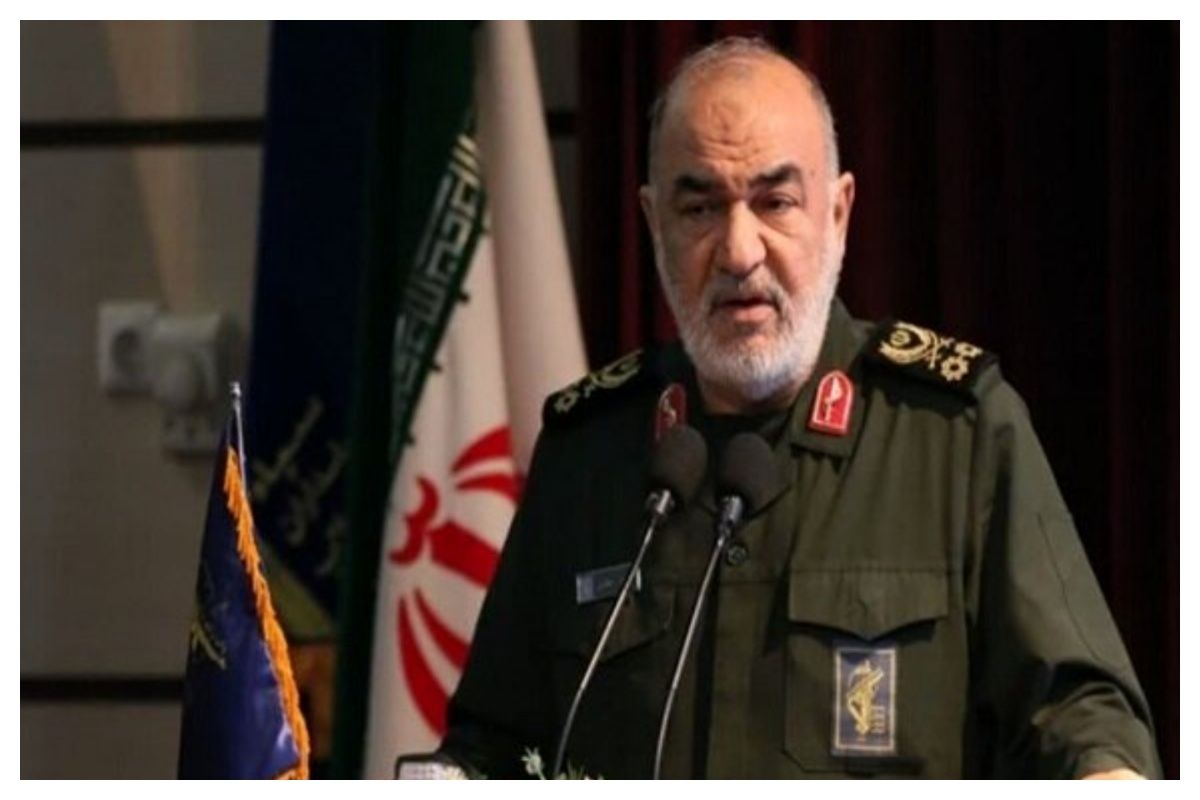 سرلشکر سلامی: ارتش و سپاه در جایگاهی هستند که می‌توانند برای همدیگر فدا شوند