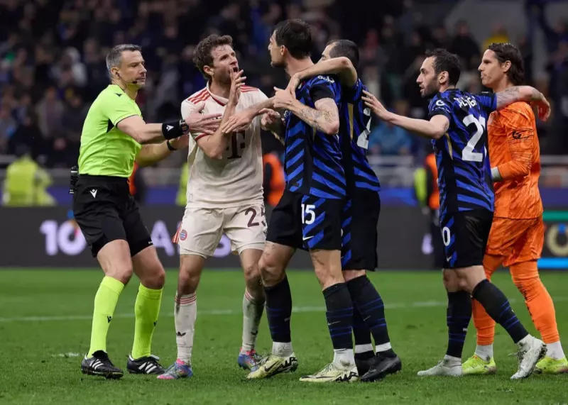 مولر می‌خواست با آچربی کتک‌کاری کند! (عکس)