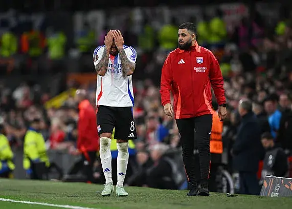 اخراج عجیب گلزن لیون: کمک داور به آموریم!