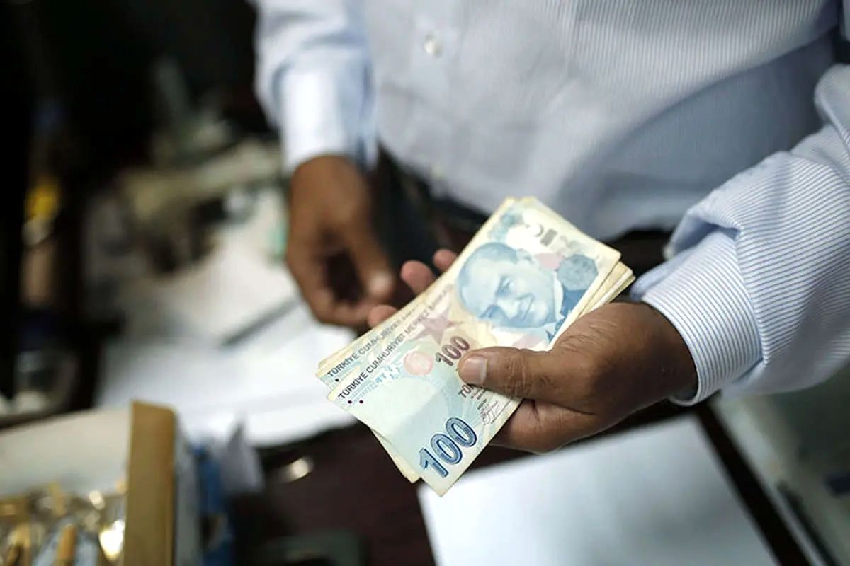 عقبگرد قیمتها در بازار ارز تهران/ لیر ترکیه در سرازیری