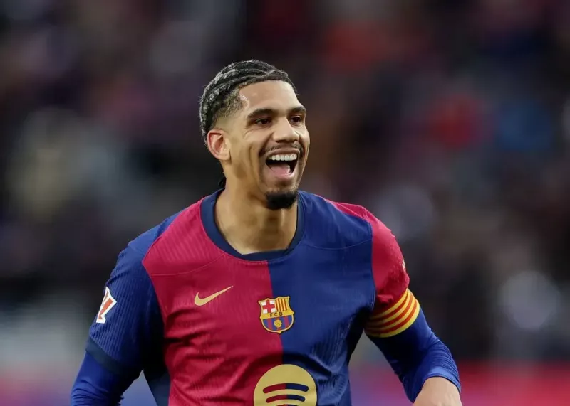 آرائوخو لباس‌های یامال را مسخره کرد! (عکس)