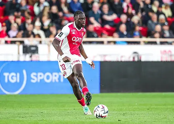 جریمه دیر رسیدن به تمرین: خرید آیفون برای همتیمیها