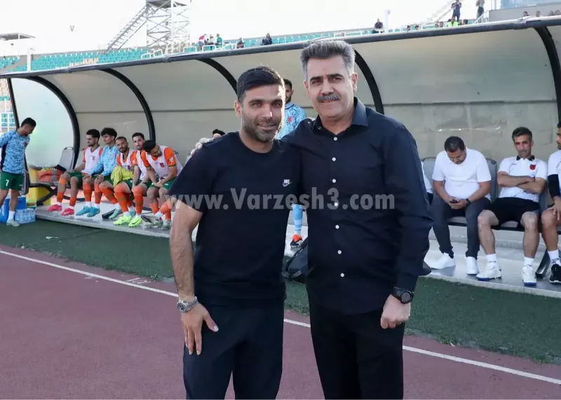 لبخند پورموسوی به شایعات: این بار مشکی دکمه سفید!