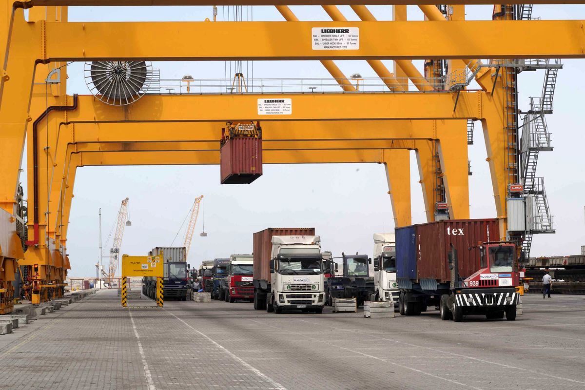 واردات کالای همراه مسافر به مناطق آزاد امکانپذیر شد