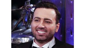 شوخی زننده علی صبوری با پدربزرگ و مادربزرگش در شام ایرانی + فیلم