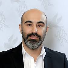 عذرخواهی محسن تنابنده از انتخاب اسم بهتاش فریبا در سریال پایتخت