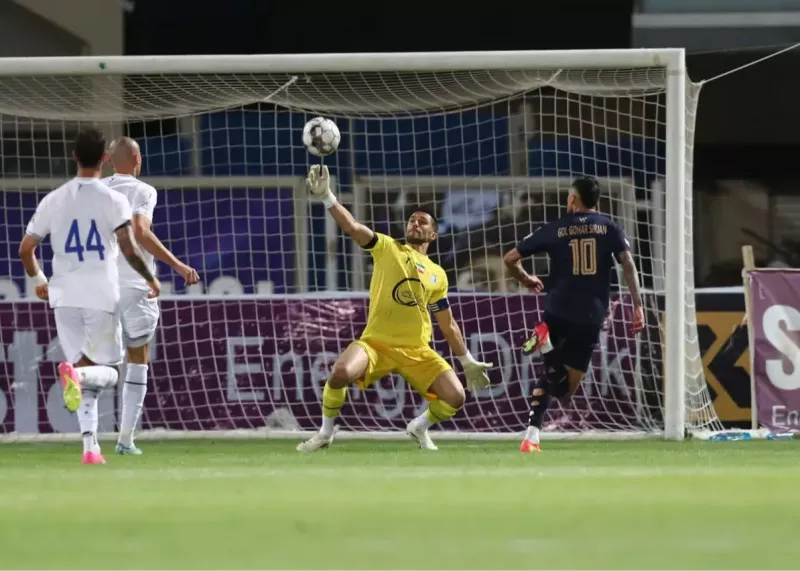 گزارش زنده: گل‌گهر 1 - استقلال 1