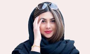 آزاده صمدی  با استایل منحصر به فردش ظاهر شد | آزاده صمدی  مرزهای خوش تیپی را جابه جا کرد