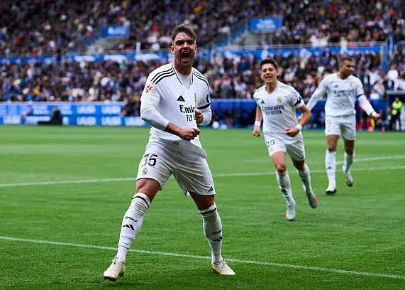 آسنسیو تبرئه شد: با داور شوخی کرد، توهین در کار نبود