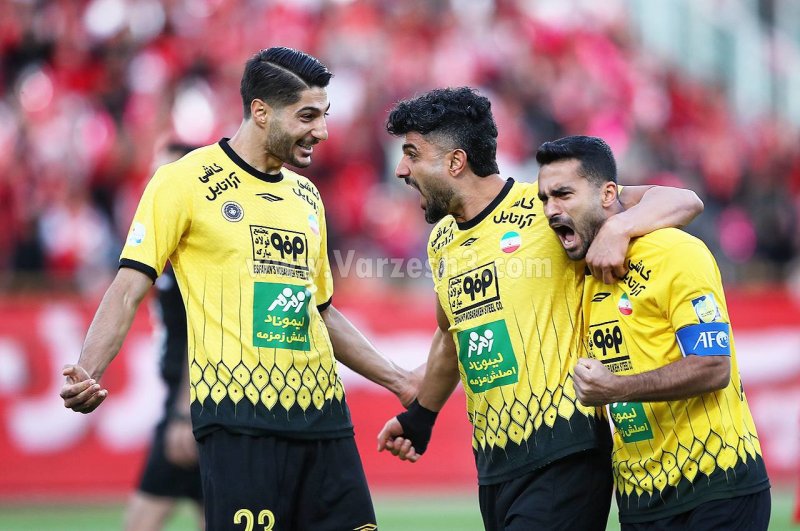 پوستر سپاهان داغ پرسپولیس را تازه کرد