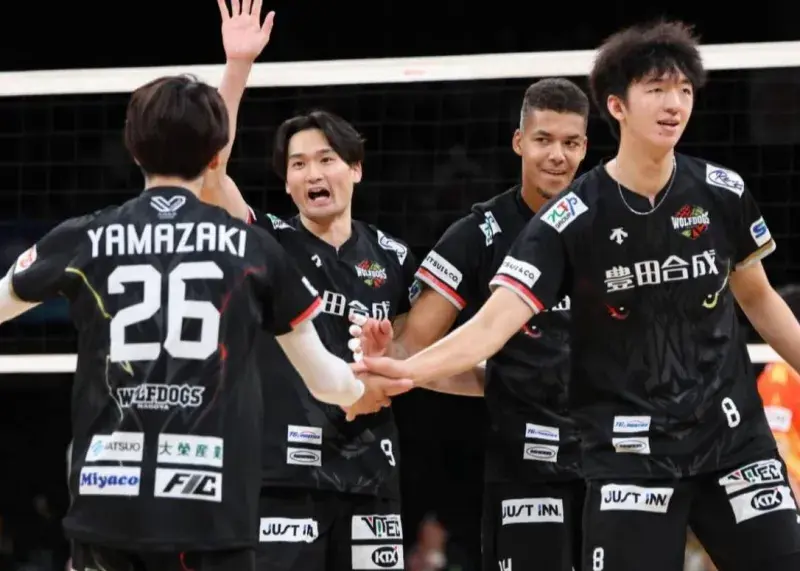 این فوقستاره بیدفاع: ۳۰ امتیاز در چهار ست!