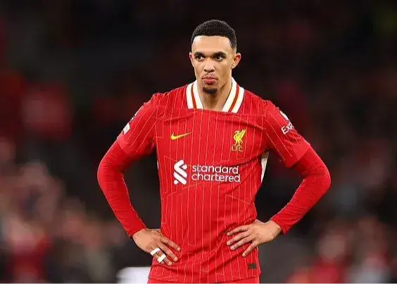 آرزوی هواداران لیورپول: کاش آرنولد هم تمدید کند