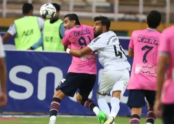 گزارش زنده: آلومینیوم 0 - چادرملو 0