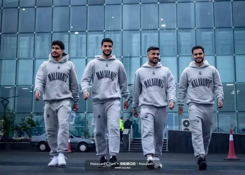 ملوان علیه تراکتور هودی ست کرد! (عکس)