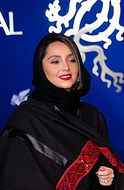 ویدیویی از اولین بازی نازنین بیاتی در سینما